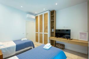 Aqua apartment in green coast resort