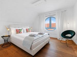 Luxury Penthouse for 8 - Center - Parking - Therme 8 min - Airport 15 min
