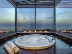 Rixos Sungate - The Land of Legends Access