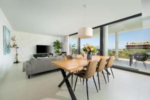 Amazing 3 bedroom with seaviews in Higueron