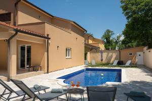 Beautiful gated villa in nature near Rabac
