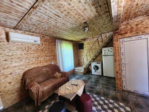 Teos cottage