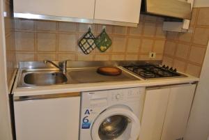 Cozy flat with pool just 50m from the beach