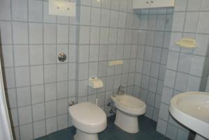 Cozy flat with pool just 50m from the beach