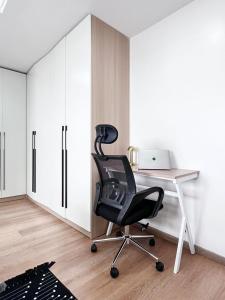The comfort executive loft three bedroom apartment with amazing breathtaking city views , swimming pool ,gym ,private ample parking space with designated child playground area