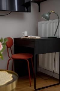 Cozy Studio with Garden and Place to Work by Noclegi Renters