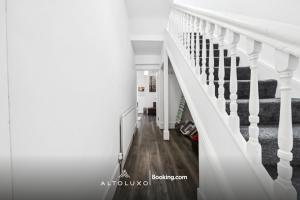 The Belle Spacious 6 Bedroom By AltoLuxo Short Lets & Serviced Accommodation With Free WiFi & Parking