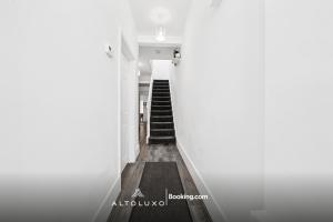 The Belle Spacious 6 Bedroom By AltoLuxo Short Lets & Serviced Accommodation With Free WiFi & Parking