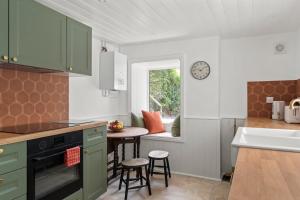 Beautiful Victorian Home Garden & Patio Torquay