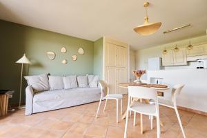 Appartement T2 magnifique vue sur golf avec climatisation avec piscine