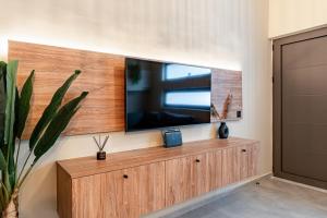 Noemi City Lofts, By IdealStay