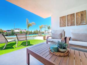 Garden Golf - 8910