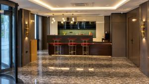 Golden River Hotel By Continent