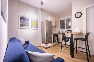 Kefi - Bright 2BR Athens Apartment