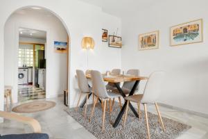 Riviera apt with pool by Costarentals - Ref 82
