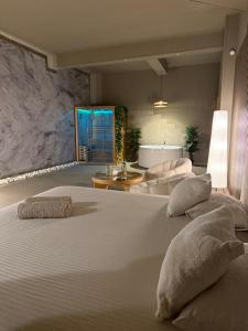 BREATH47SPA - Private Spa Suite White Jacuzzi & Sauna in Marbella