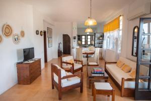 EMPHASIS Traditional House with Jacuzzi & Bicycles
