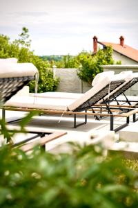 YAMM Pool House