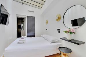 Authentic apt - 2BR 6P - Rue des Martyrs - Opéra