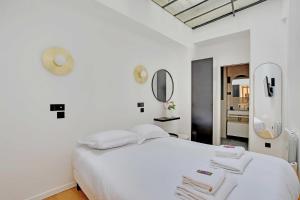 Authentic apt - 2BR 6P - Rue des Martyrs - Opéra