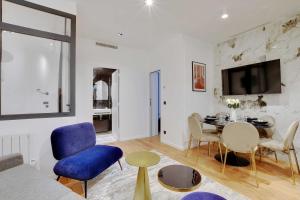 Authentic apt - 2BR 6P - Rue des Martyrs - Opéra