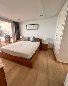 Luxury Beachfront Bright & Spacious by TuriVida