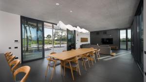 Villa Calvia Crispinilla by Villas Guide