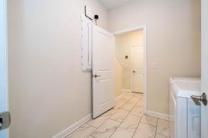 Spacious 5BR at ChampionsGate - Hot Tub