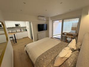 Luxury Garden Studio in Koukaki Prime Location