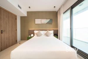 Executive 2BR Wellness Apt with Free Massage JVT