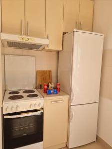Vels Suite - Cozy Oasis & Free Parking