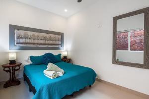 Dog-friendly beachfront villa with pool & hot tub access plus rooftop deck