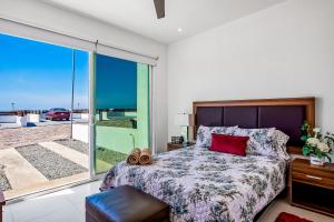 Dog-friendly Villa with Heated Pool, Hot Tub, Streaming, Partial Ocean Views