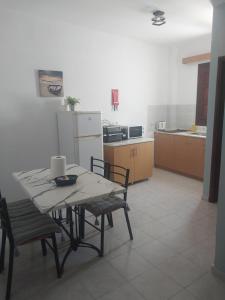 PHILIPPOS STUDIOS & APT