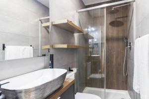 Apartment 1 Bedroom with AC Fiber Optic Internet