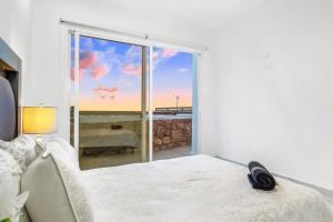 Modern Beauty with Partial Ocean View, Open Concept & Pool - Dog-Friendly