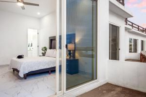 Modern Beauty with Partial Ocean View, Open Concept & Pool - Dog-Friendly