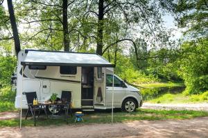 Masuria Warsaw Camp - kompaktowy, nowoczesny kamper dla 4 osób - Warszawa