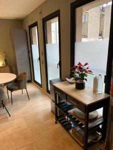Ahshraya Art & Music Stay, Center Avignon 4p