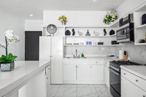 Dog-Friendly Home with Heated Outdoor Pool, Hot Tub, Balcony, Rooftop Terrace