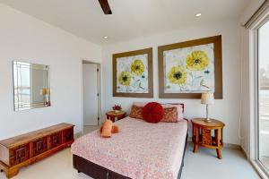 Dog-Friendly Villa with Heated Outdoor Pool, Hot Tub, Streaming, Partial Views