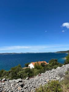 Robinzonska kuća uz more