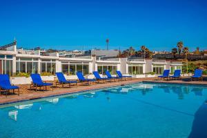 Dog-Friendly Suite with Beach Views, Outdoor Pool, Patio, Kitchenette, & AC