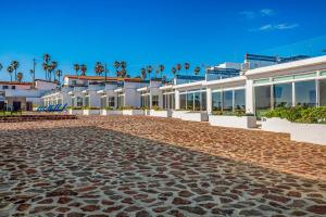 Dog-Friendly Suite with Beach Views, Outdoor Pool, Patio, Kitchenette, & AC