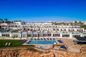 Dog-Friendly Oceanfront Villa with Pool Access, Rooftop Patio, Full Kitchen