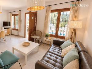 Villa Limoneros by HMR Holidays