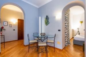 Two-room flat in central Milan near the Duomo
