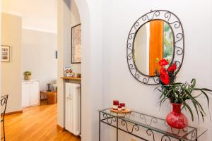 Two-room flat in central Milan near the Duomo