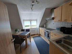 Gemütliche Dachgeschoss-Ferienwohnung nahe Brombachsee und Bahnhof