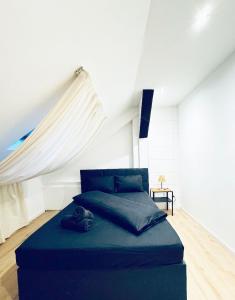 Comfortable 5BR Apt for 13 Near Liesing Station